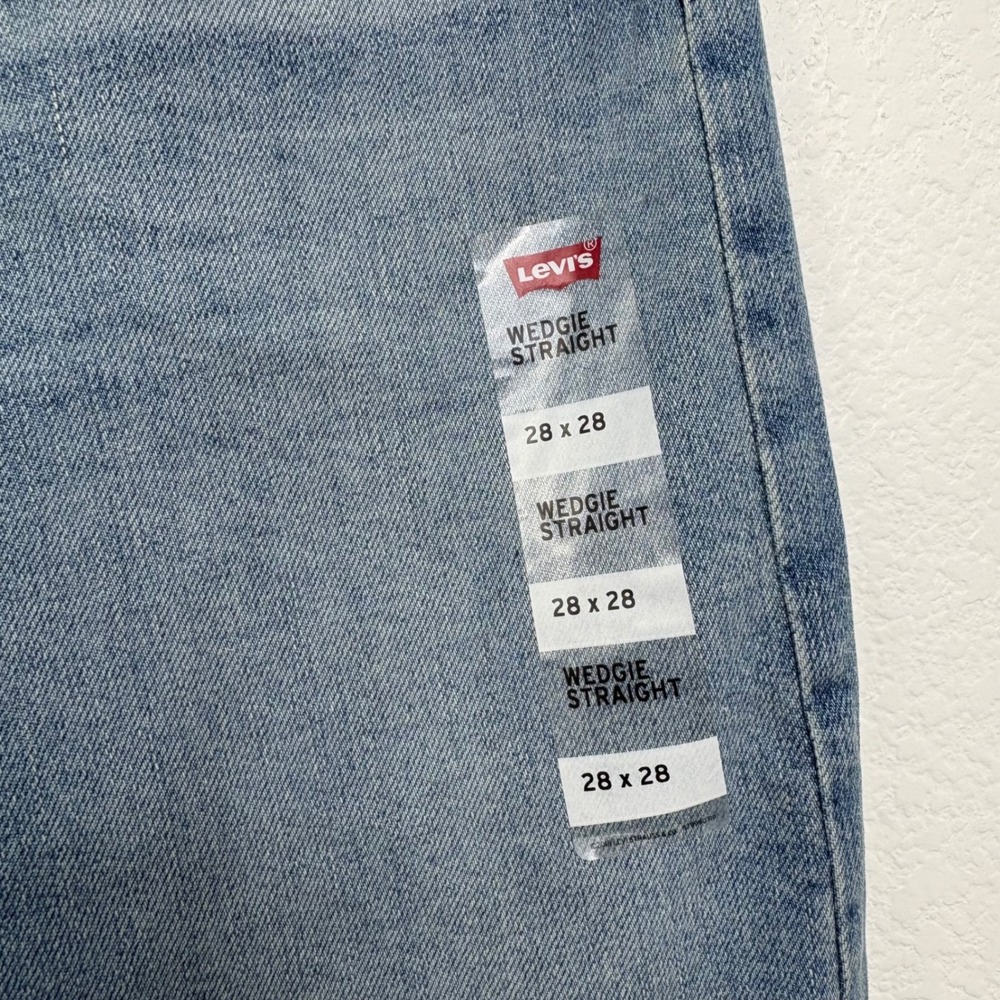 Levi's Wedgie Straight Jeans Distressed Ripped Light Wash High Rise Women 28x28 - Picture 5 of 9